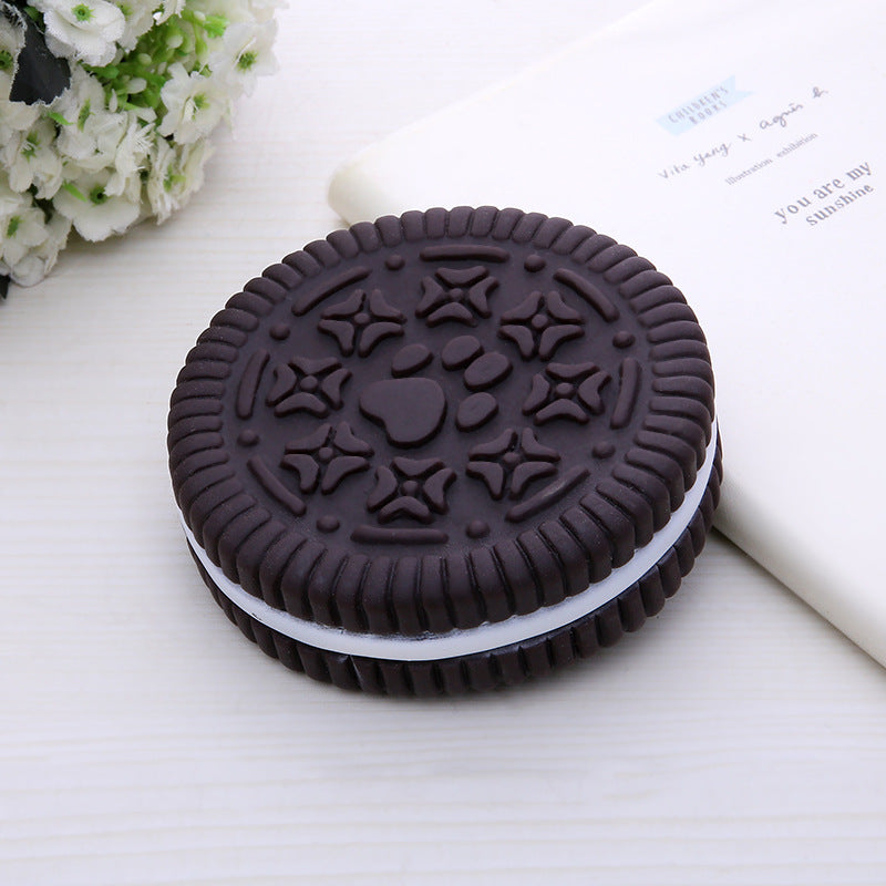 Sandwich cookie chew toy