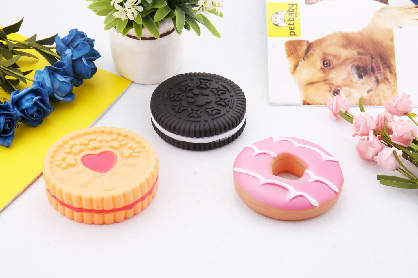 Sandwich cookie chew toy